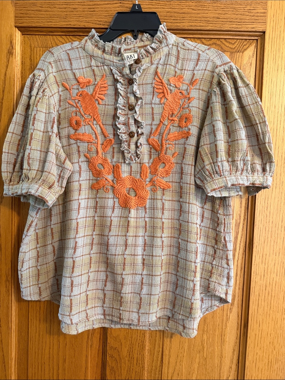 Women’s puff sleeved blouse